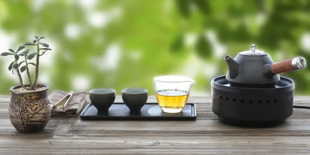 Art of Chinese Tea: History and the Mastery of its Preparation